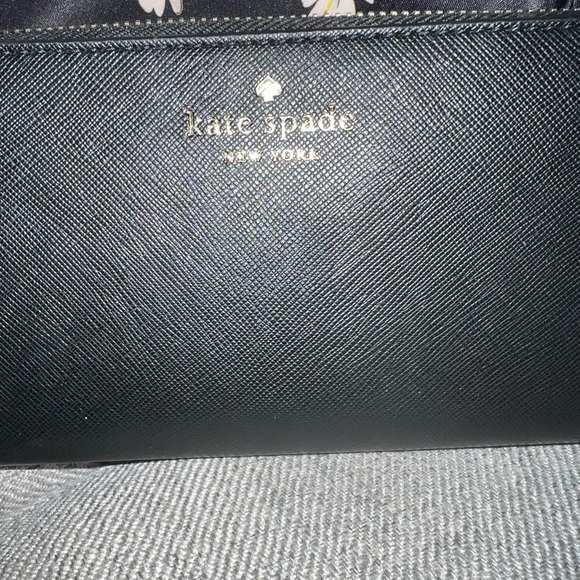 Kate spade ♠️ medium back pack and wallet duo. - Picture 3 of 8